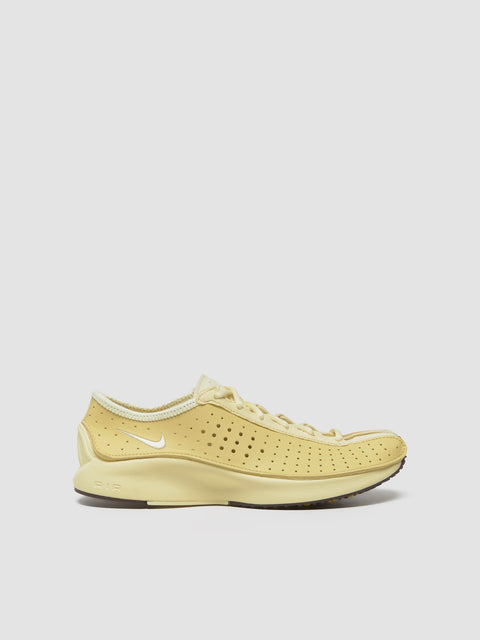 WMNS Air Superfly Sneaker in Soft Yellow & Alabaster