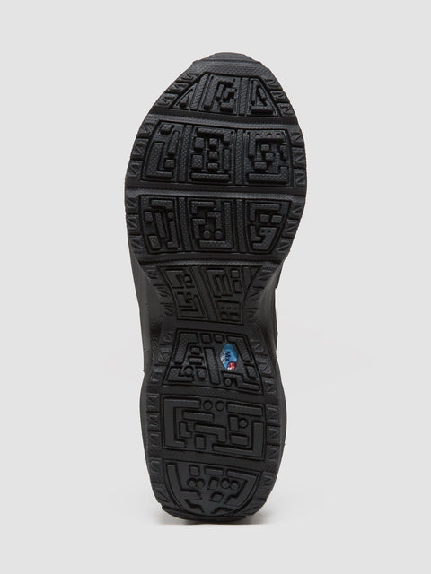 WMNS Air Max SNDR GTX Sneaker in Black & Smokey Grey