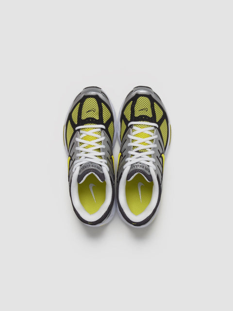 WMNS Air Pegasus 2005 Sneaker in White & Opti Yellow