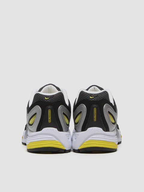 WMNS Air Pegasus 2005 Sneaker in White & Opti Yellow
