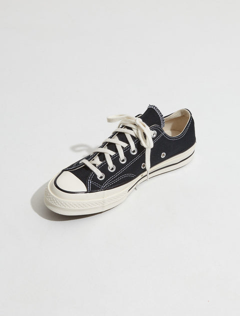 Chuck 70 Low Sneaker in Black