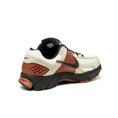Zoom Vomero 5