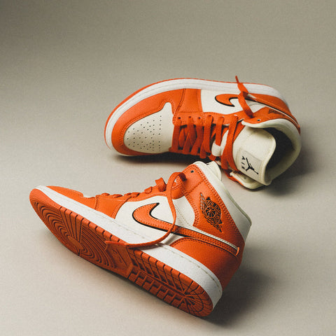 Wmns Air Jordan 1 Mid SE