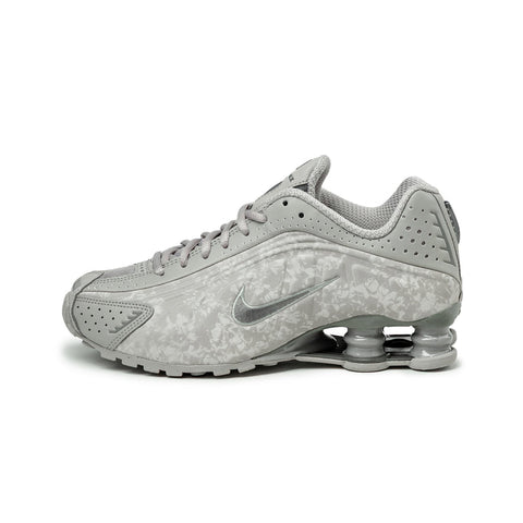 Wmns Shox R4