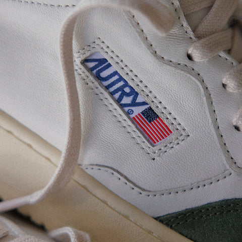 Medalist *Goat / Suede*